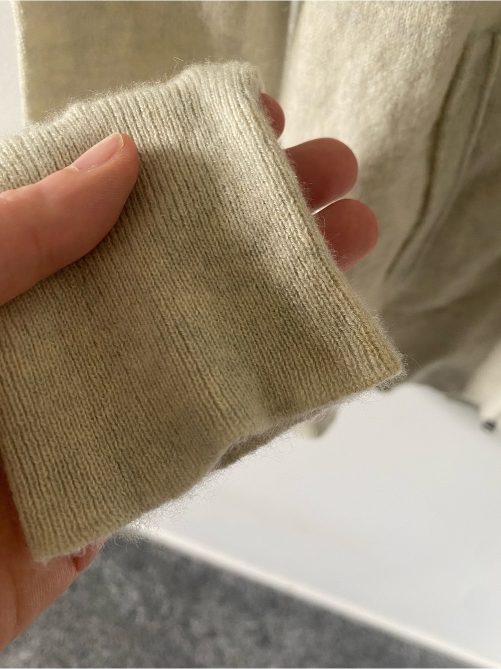 100% Italian Cashmere J. Crew Neutral Zip-Up Hooded Sweater, Quiet Luxury Size M - Picture 7 of 9